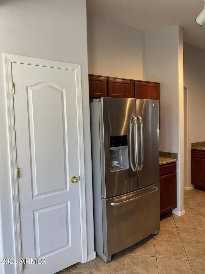 45462 W Tulip Ln - Photo 3 of 14