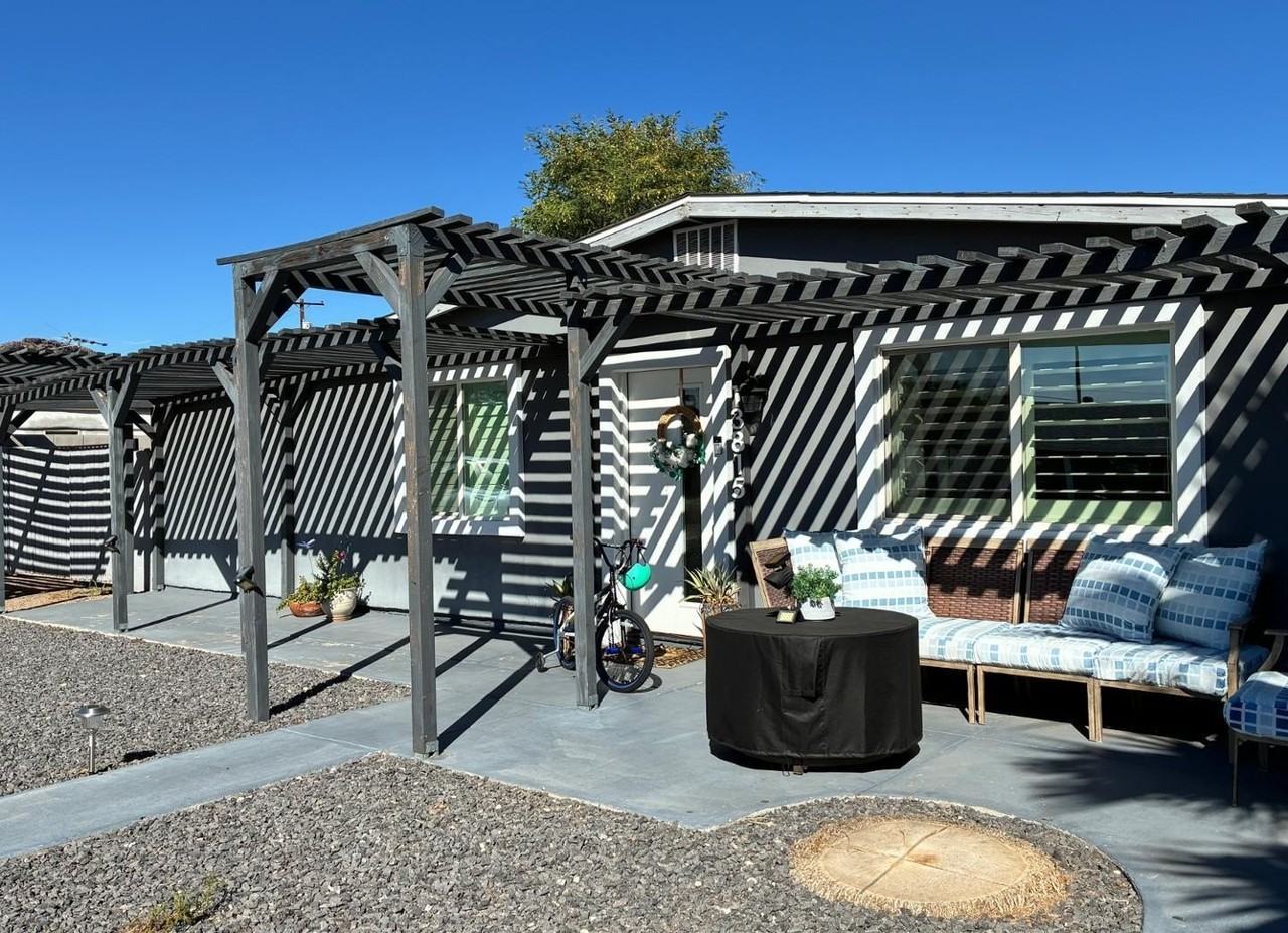 13815 N 11th St - Photo 2 of 2