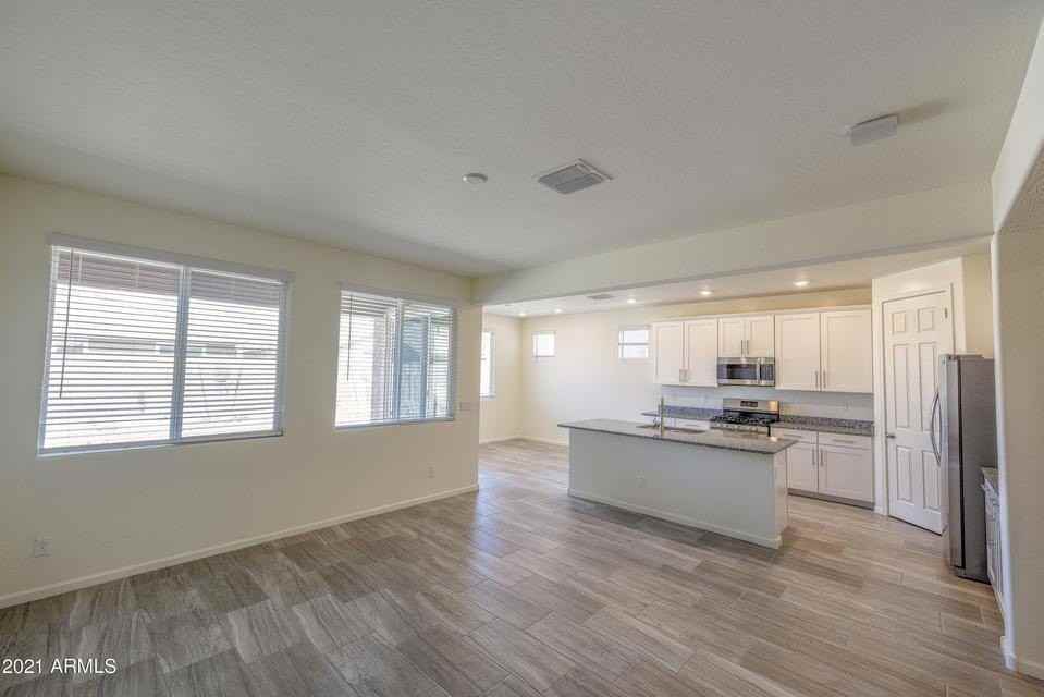 24092 N 165th Ln - Photo 4 of 6