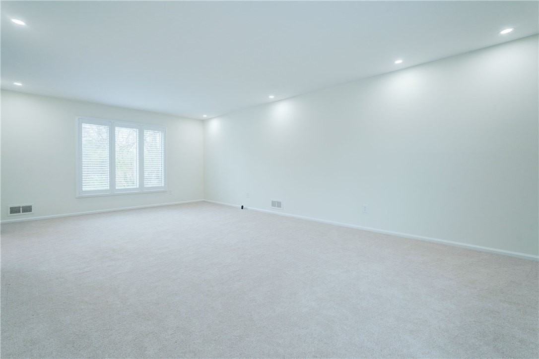 399 French Rd - Photo 7 of 50