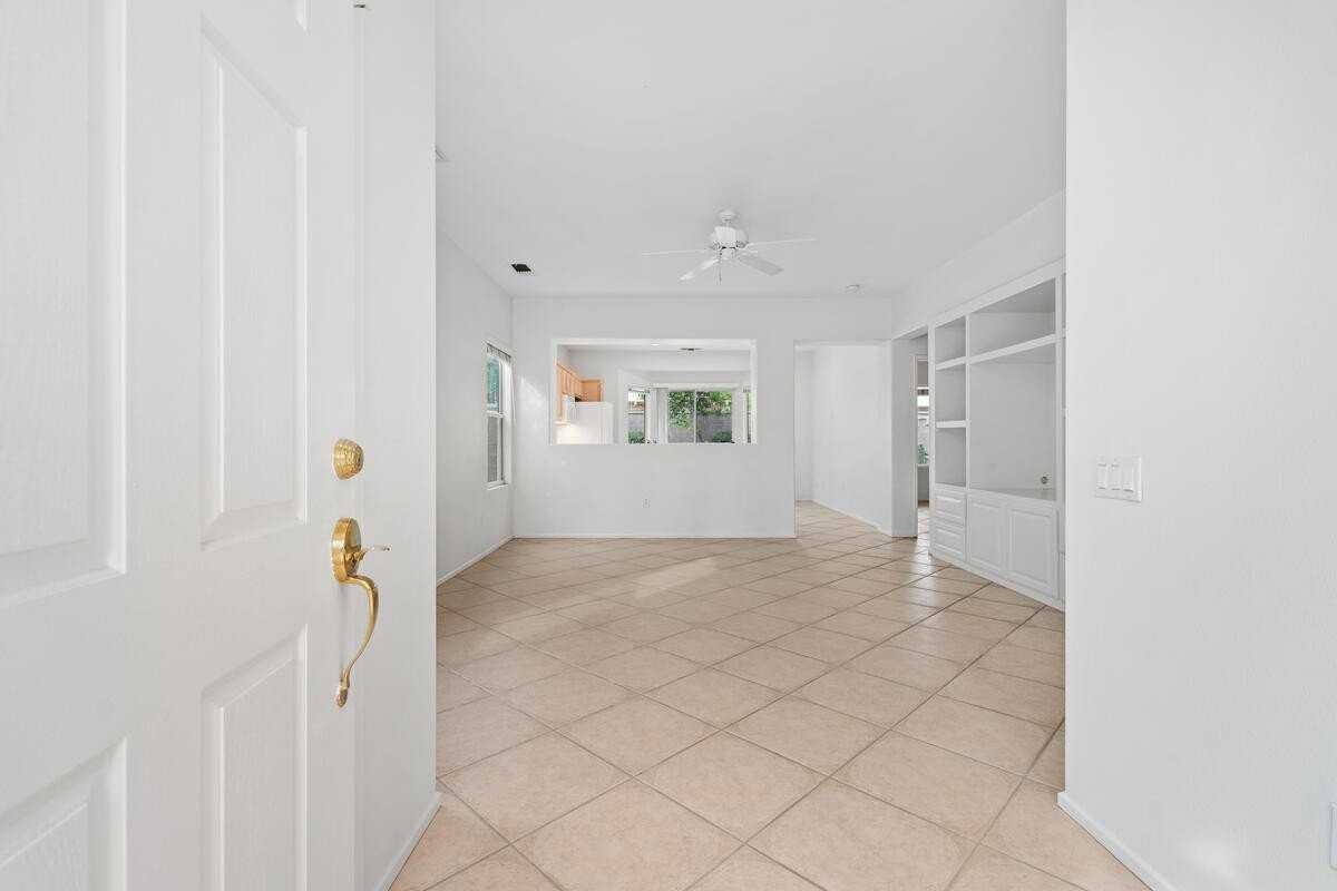 78472 Glastonbury Way - Photo 4 of 28