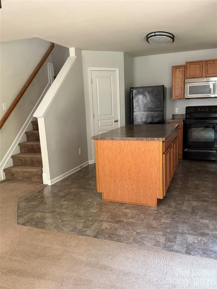 3329 Nevin Brook Rd - Photo 3 of 13