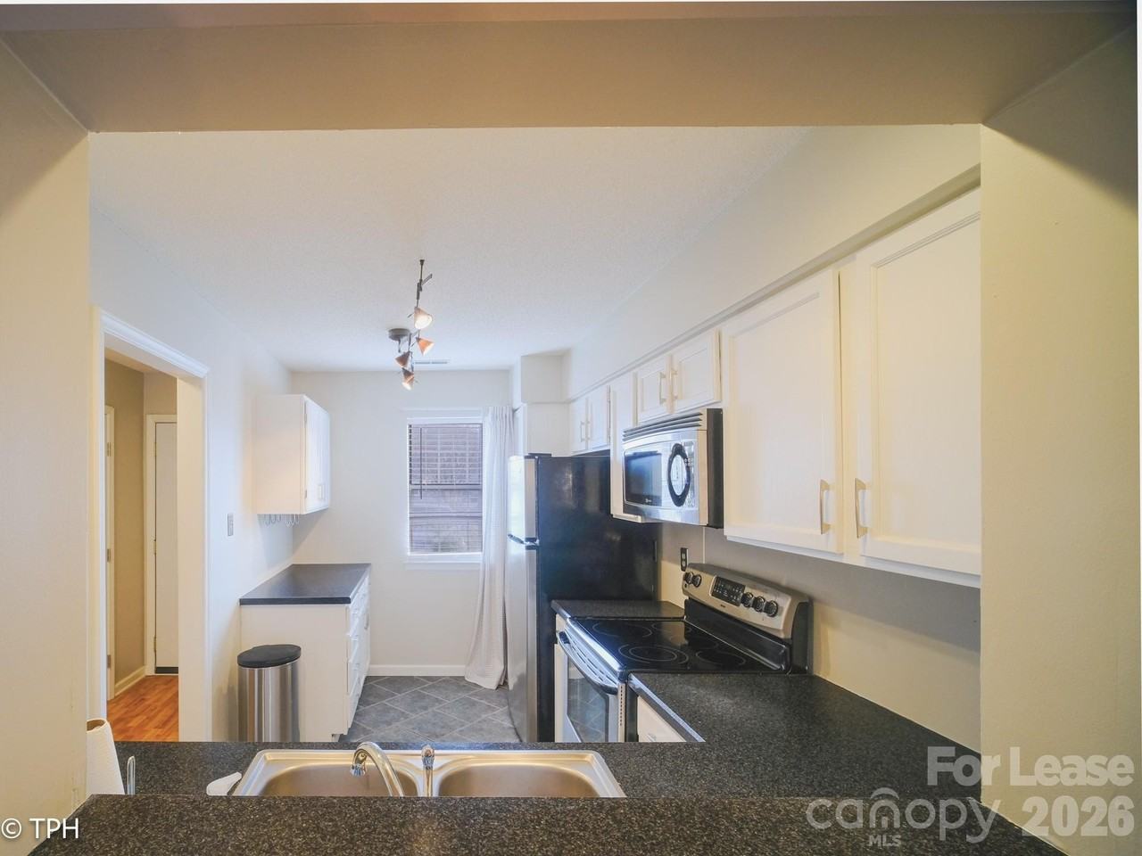 6124 Heath Ridge Ct - Photo 4 of 29