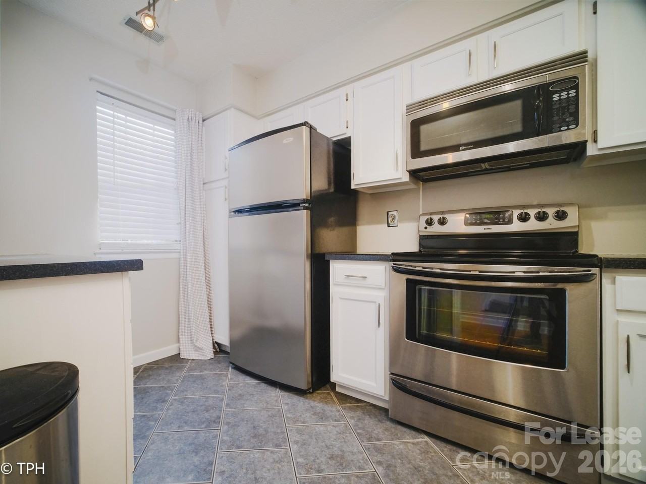 6124 Heath Ridge Ct - Photo 5 of 29