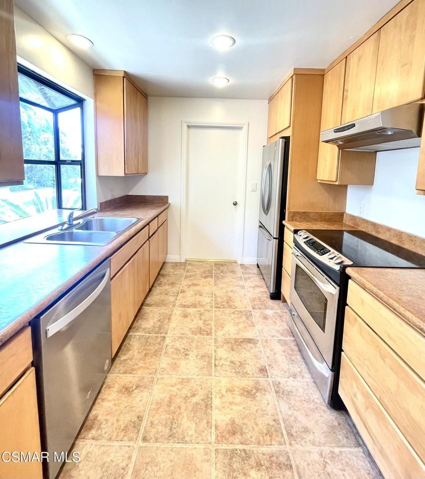 1045 Marvista Ave - Photo 6 of 27