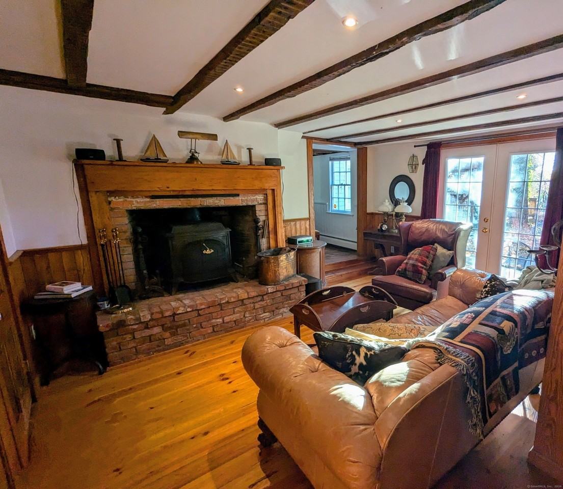 49 Hollow Tree Ridge Rd - Photo 2 of 25