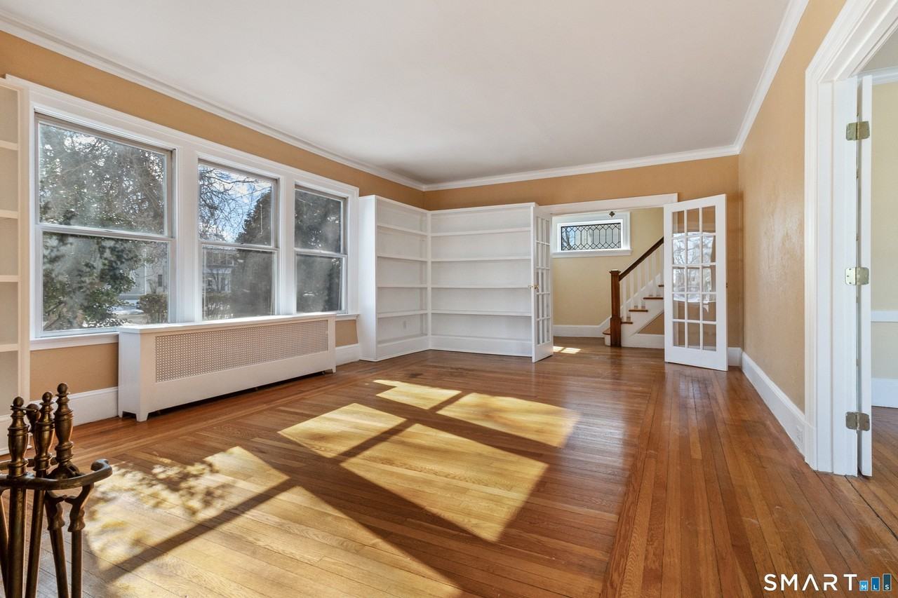 1955 Chapel St - Photo 7 of 29