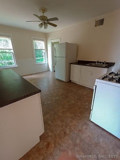 198 N Main St - Photo 5 of 9