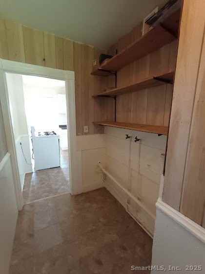 198 N Main St - Photo 7 of 9