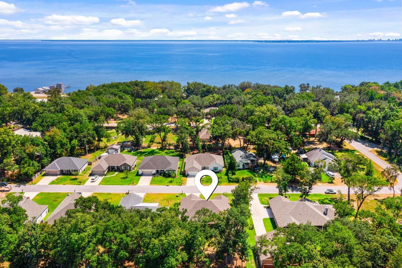 61 Spruce St - Photo 2 of 34