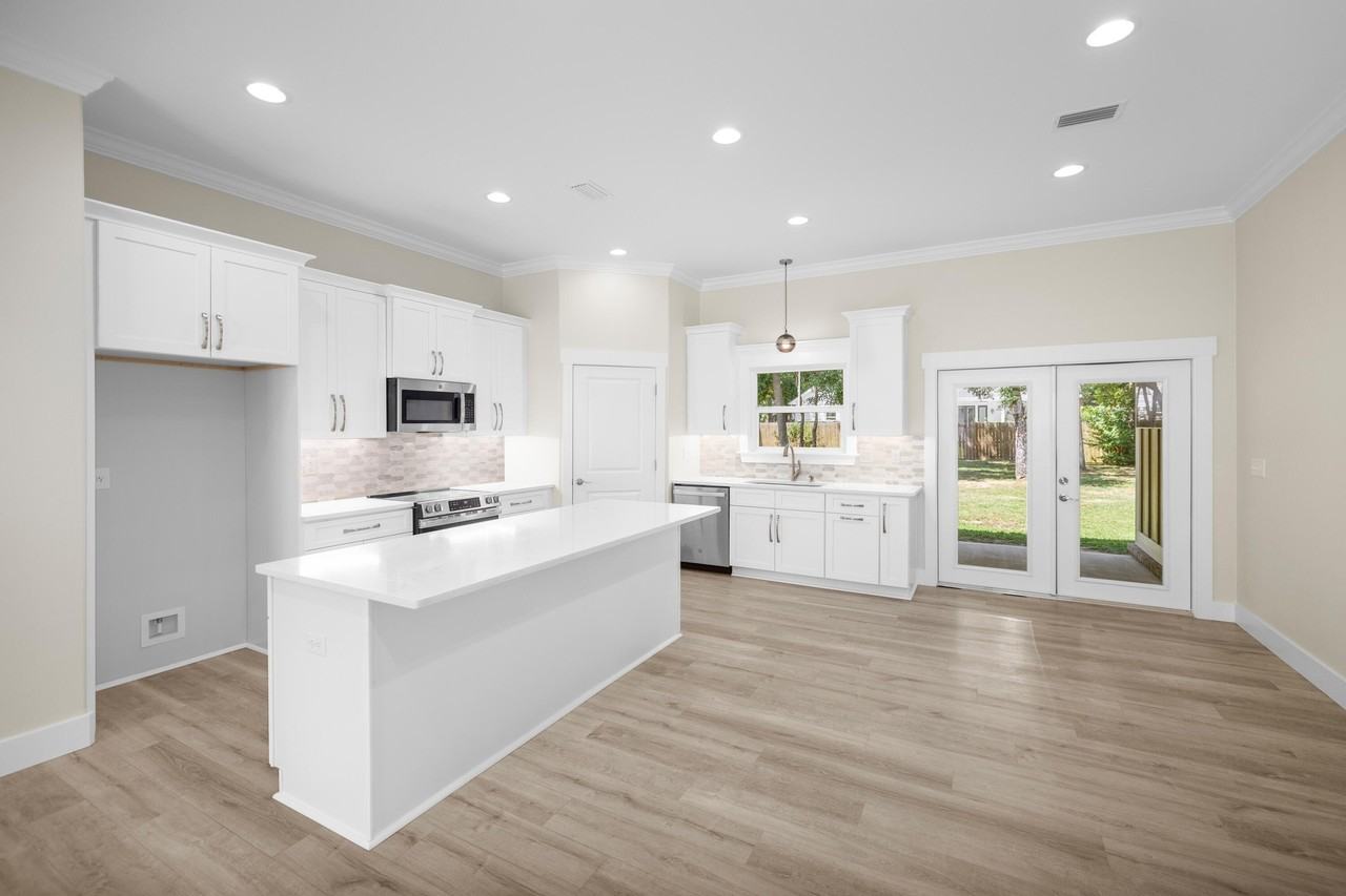 61 Spruce St - Photo 5 of 34