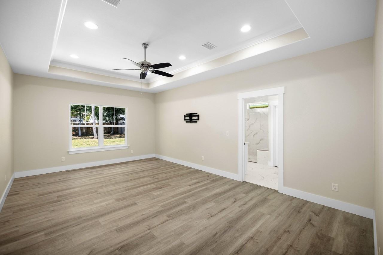 61 Spruce St - Photo 7 of 34