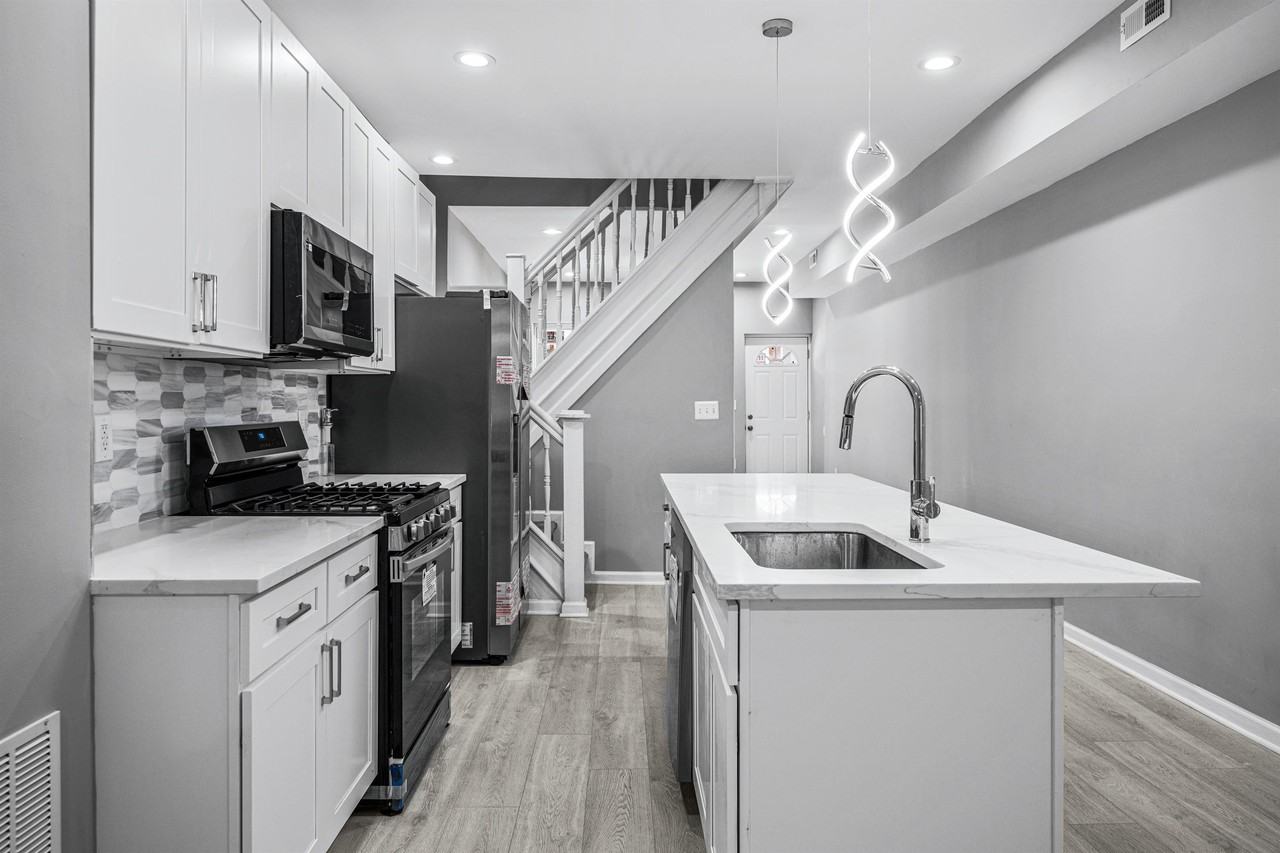 3059 Brighton St #1 - Photo 3 of 18