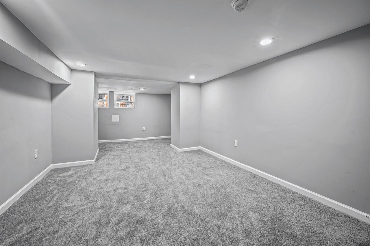 3059 Brighton St #1 - Photo 5 of 18