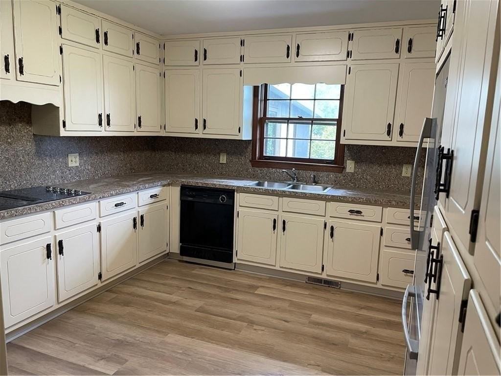 119 Sawnee Dr - Photo 5 of 16