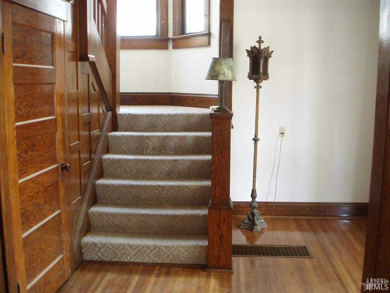 636 Huffman St - Photo 4 of 25