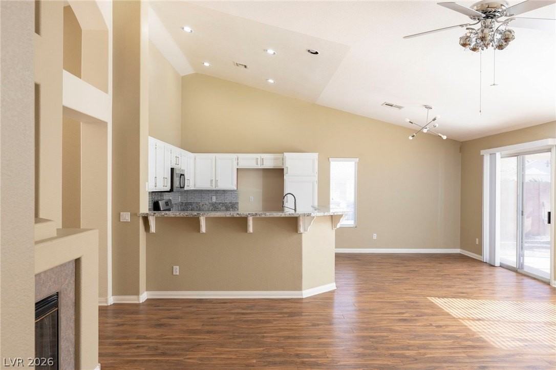 7801 High Stream Ave - Photo 6 of 26