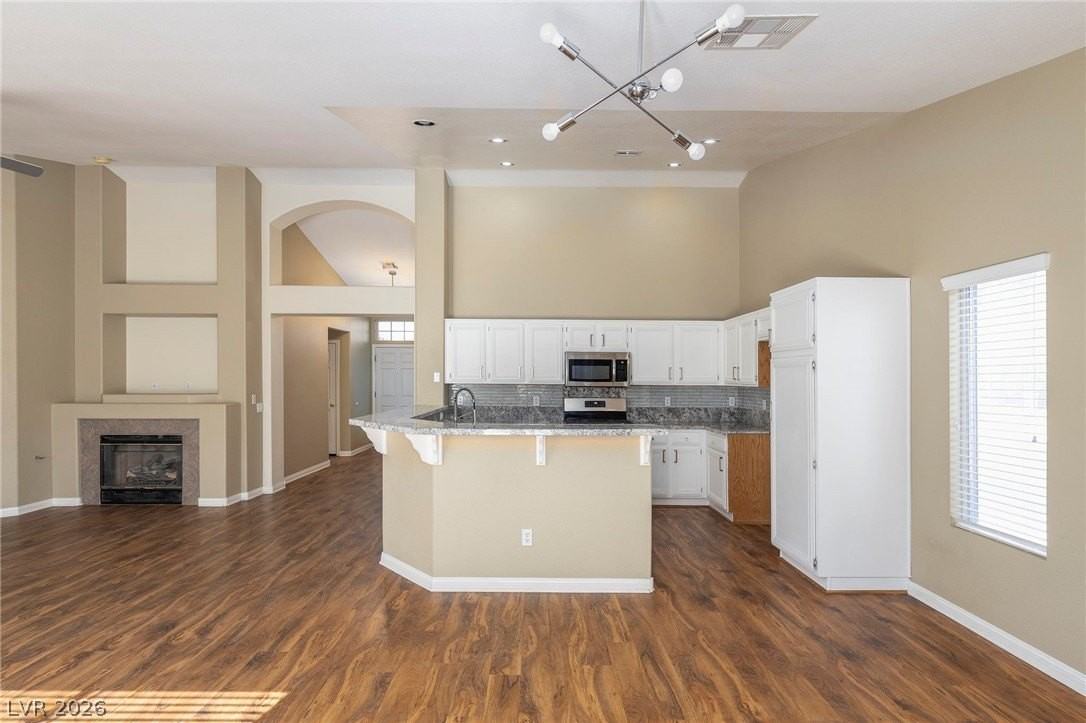 7801 High Stream Ave - Photo 7 of 26