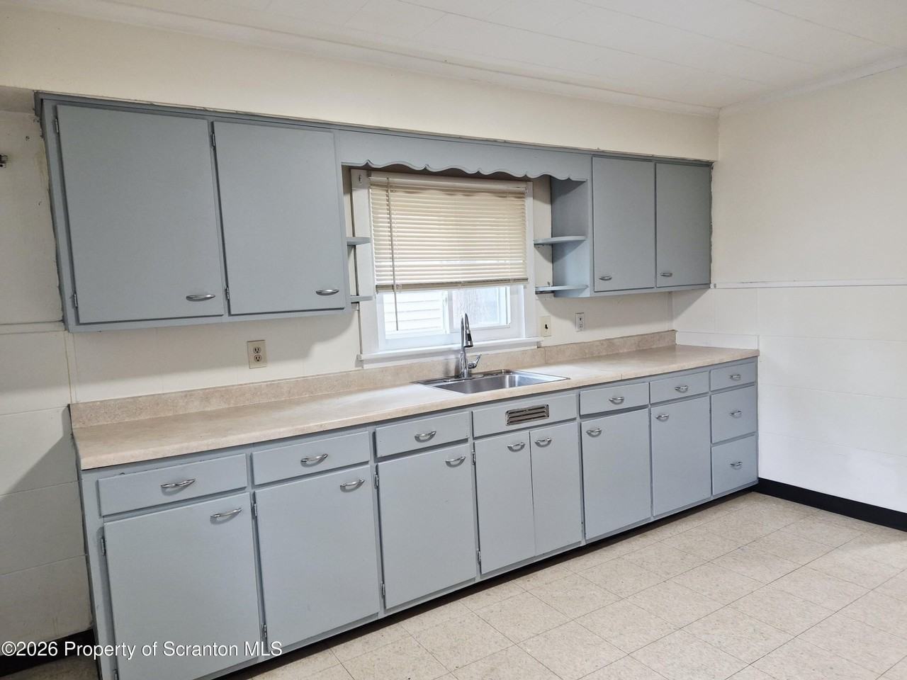 70 Green Pl #2 - Photo 3 of 15