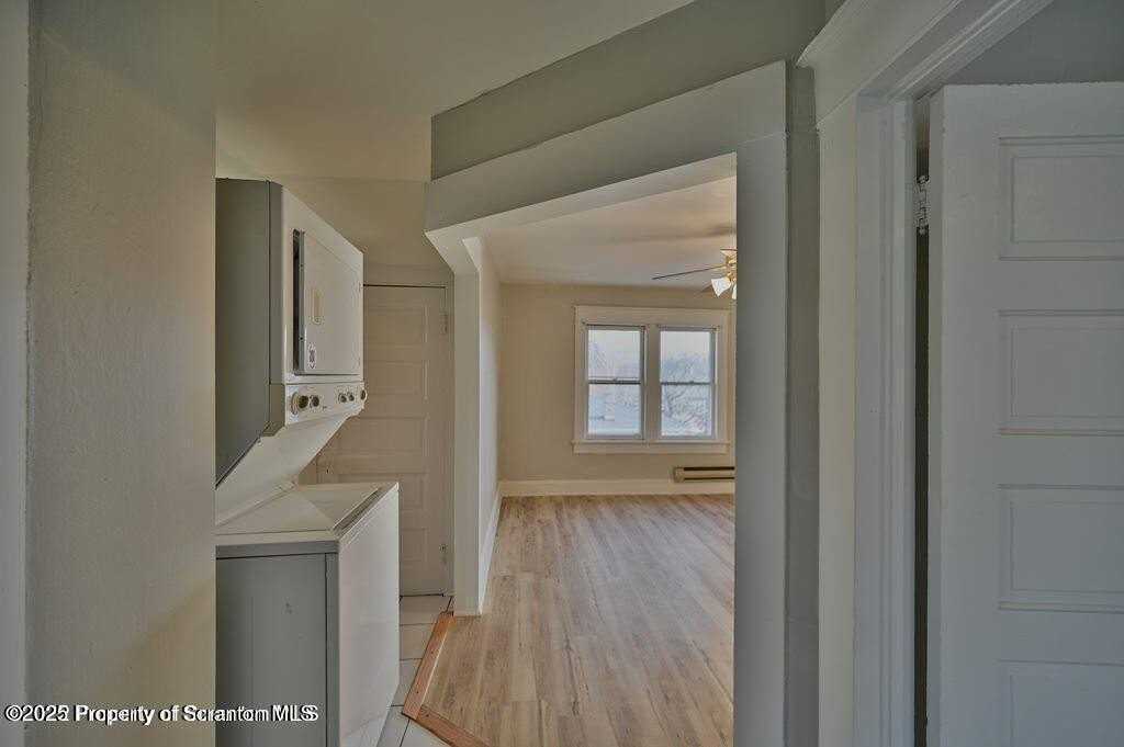 2211 Brown Ave - Photo 6 of 37