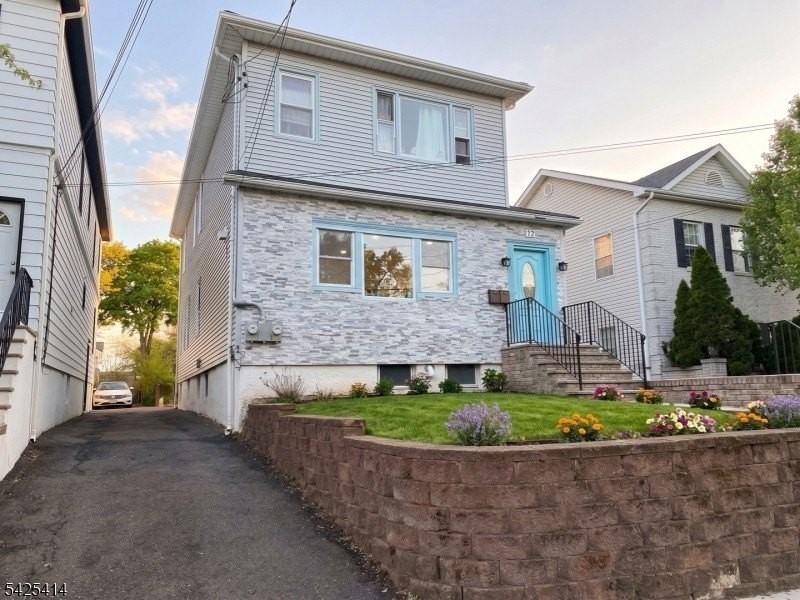 73 Newark Ave - Photo 2 of 13