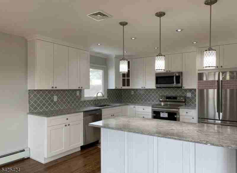 62 Gless Ave - Photo 2 of 12