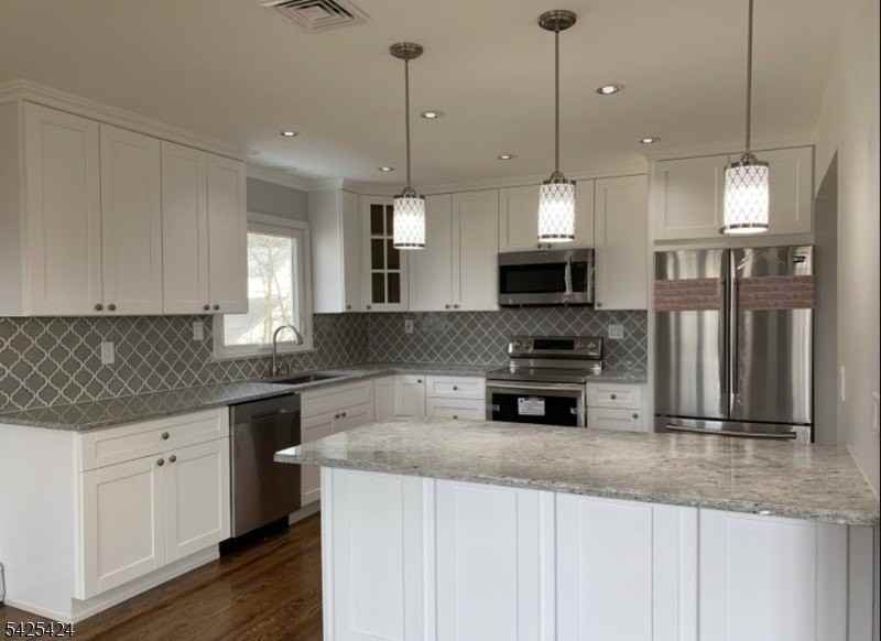 62 Gless Ave - Photo 4 of 12