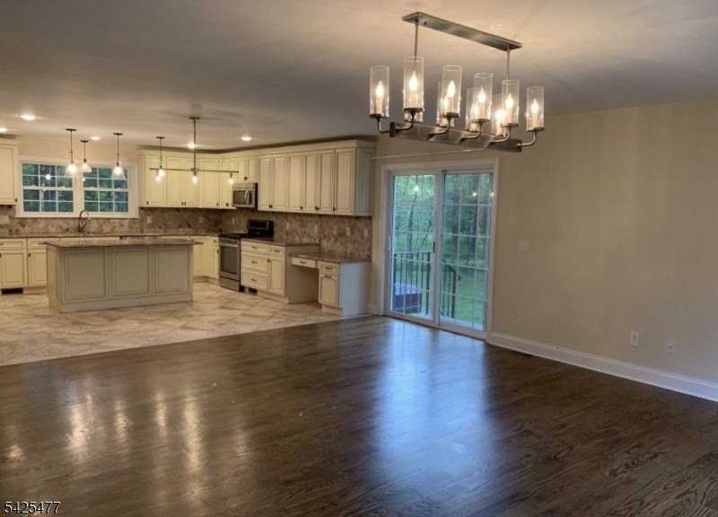 195 Valley Rd - Photo 6 of 24