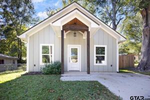 featured image of 304 E Cottonwood St