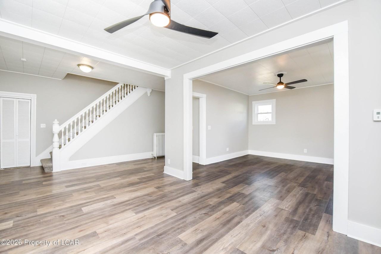 147 W Dorrance St - Photo 5 of 39