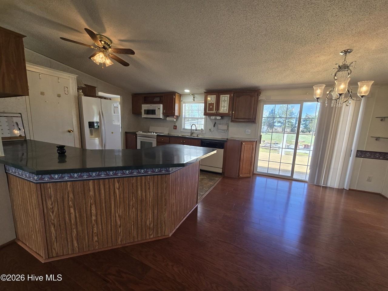 432 Woodville Rd - Photo 3 of 13