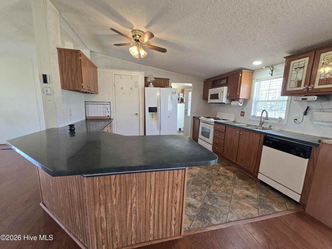 432 Woodville Rd - Photo 4 of 13