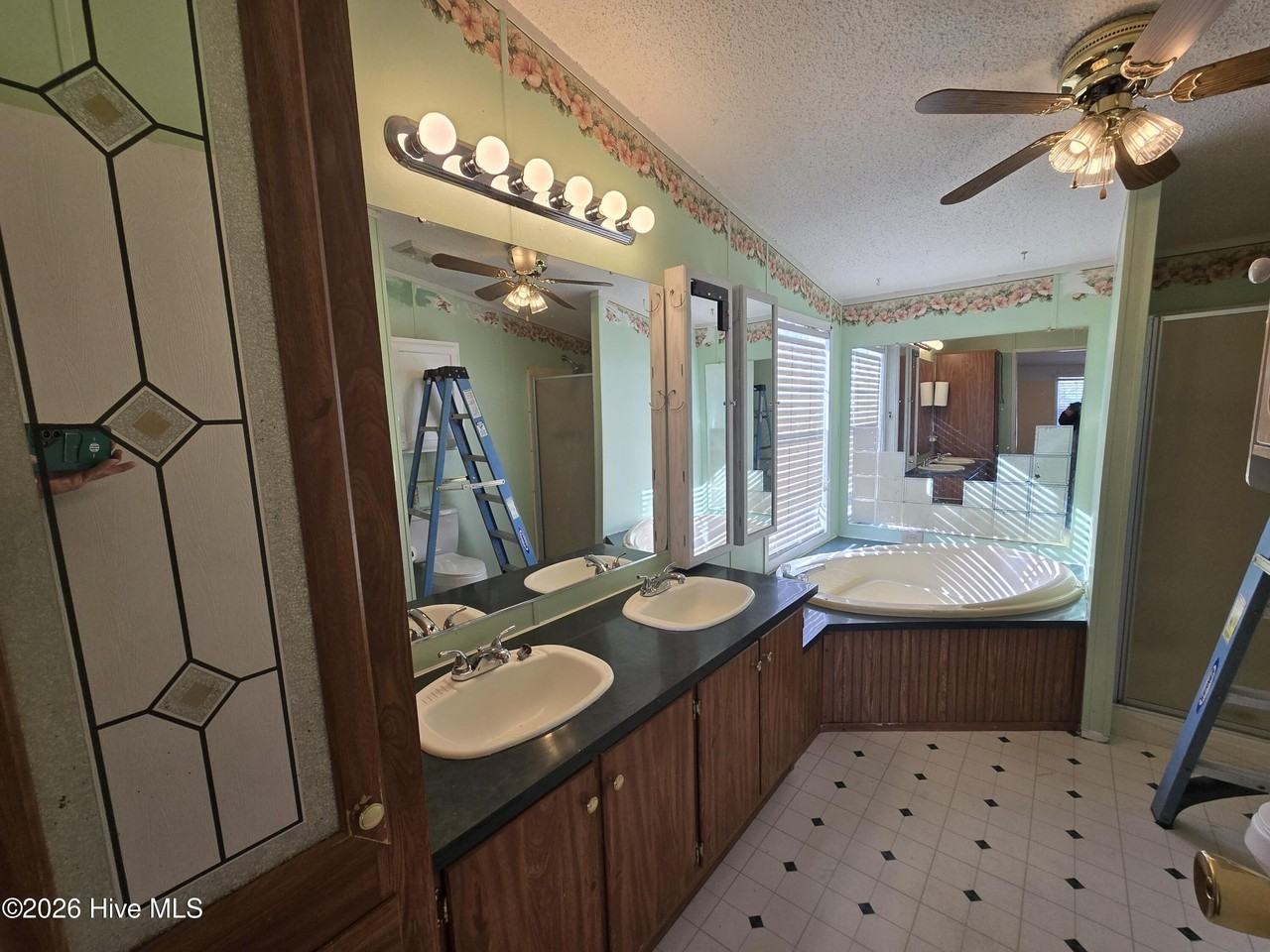 432 Woodville Rd - Photo 7 of 13