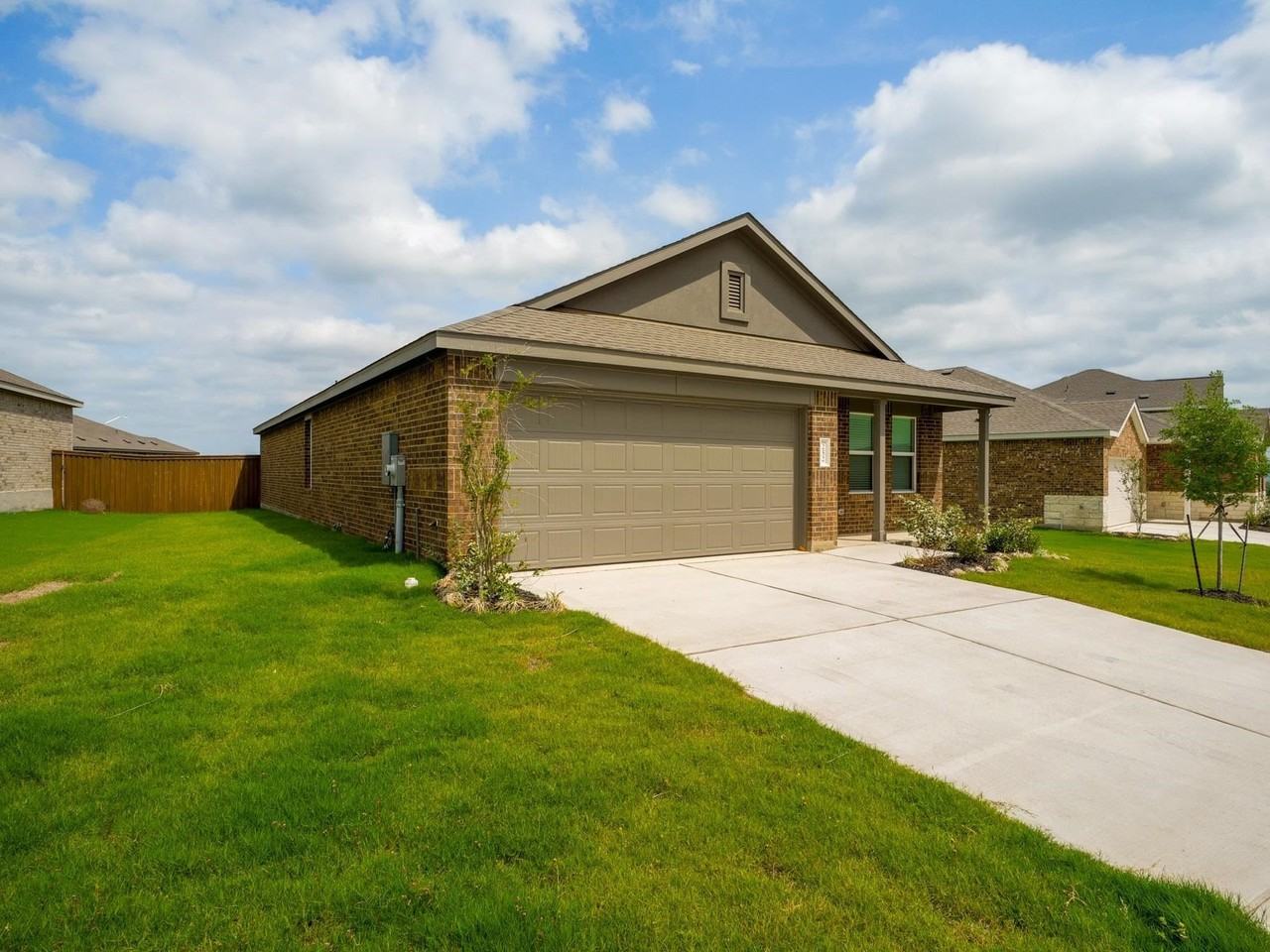 252 Rock Springs Dr - Photo 4 of 27