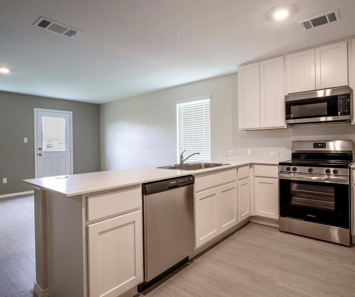 252 Rock Springs Dr - Photo 5 of 27