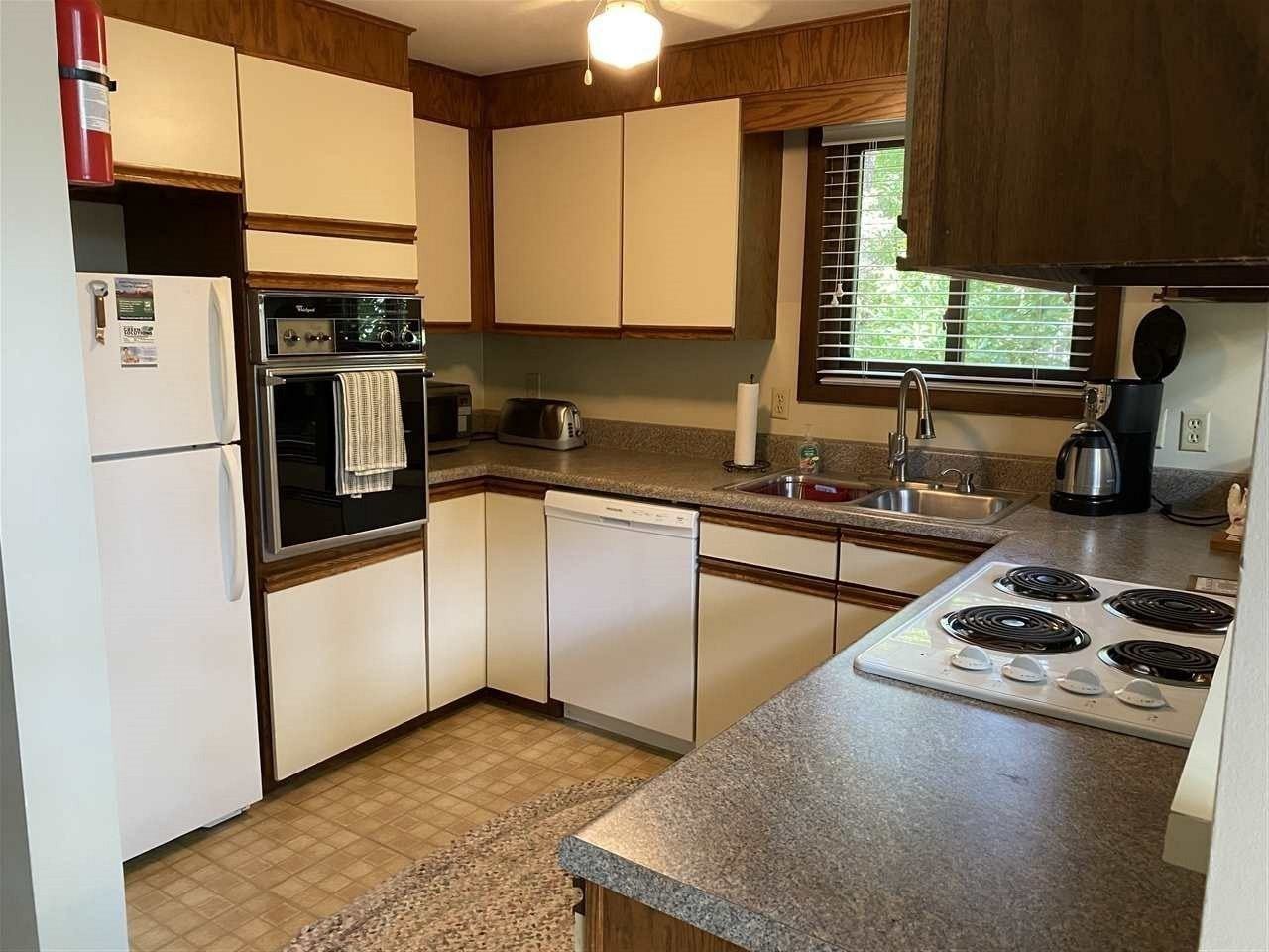 2829 Hopkins Dr - Photo 3 of 24