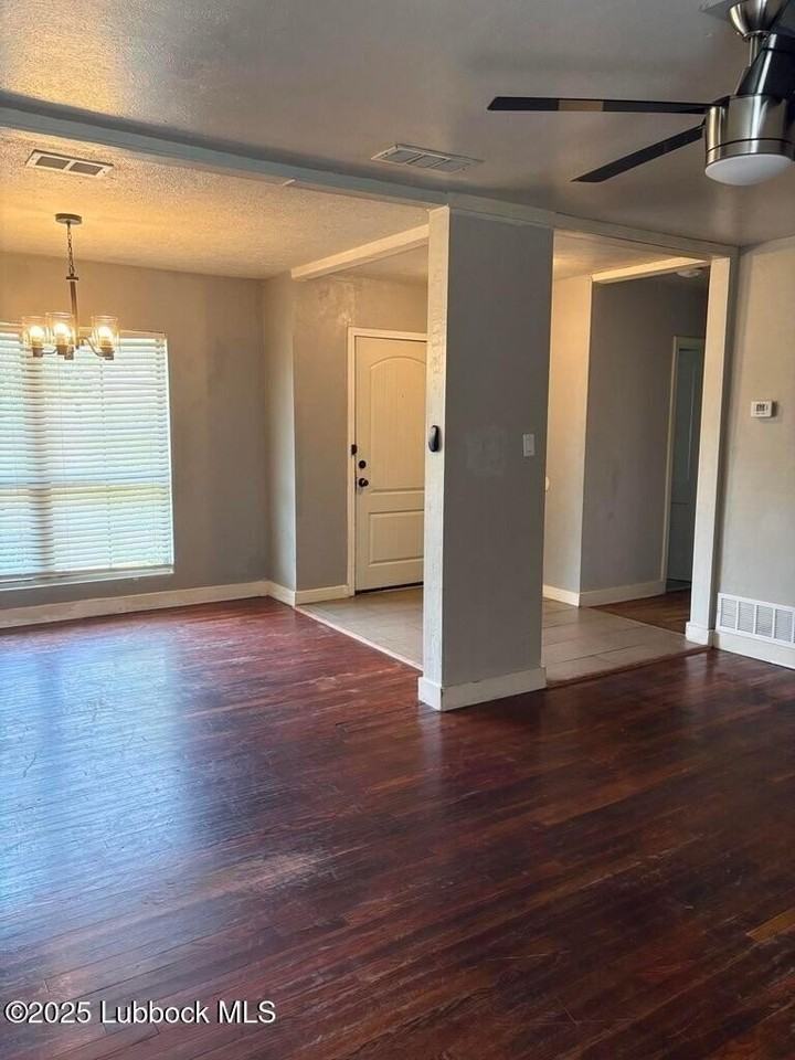 2803 30th St - Photo 4 of 23