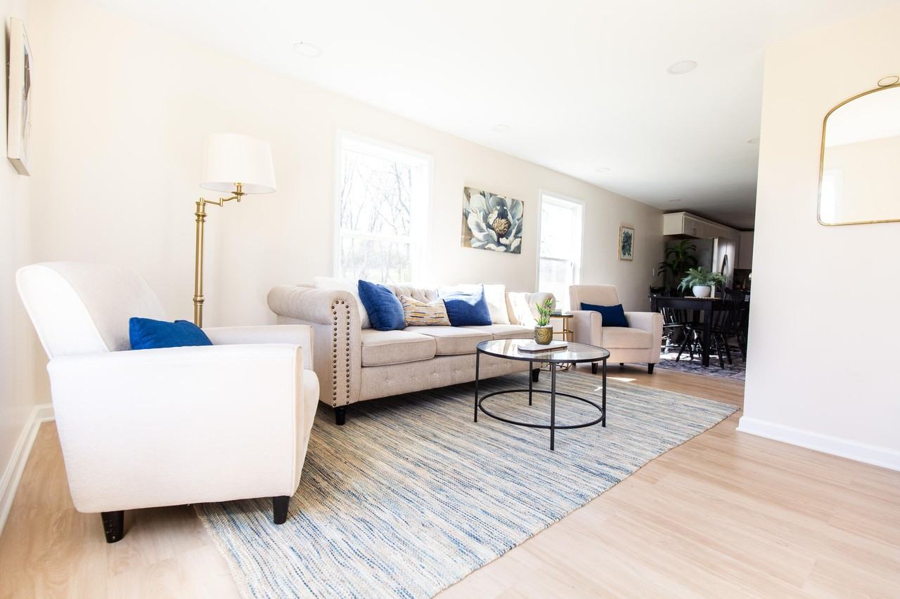 942 Hawkins Cummins Rd - Photo 2 of 17