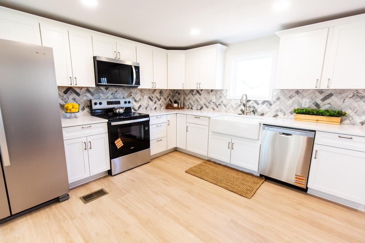 942 Hawkins Cummins Rd - Photo 7 of 17