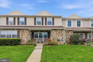 featured image of 628 Lancaster Ct