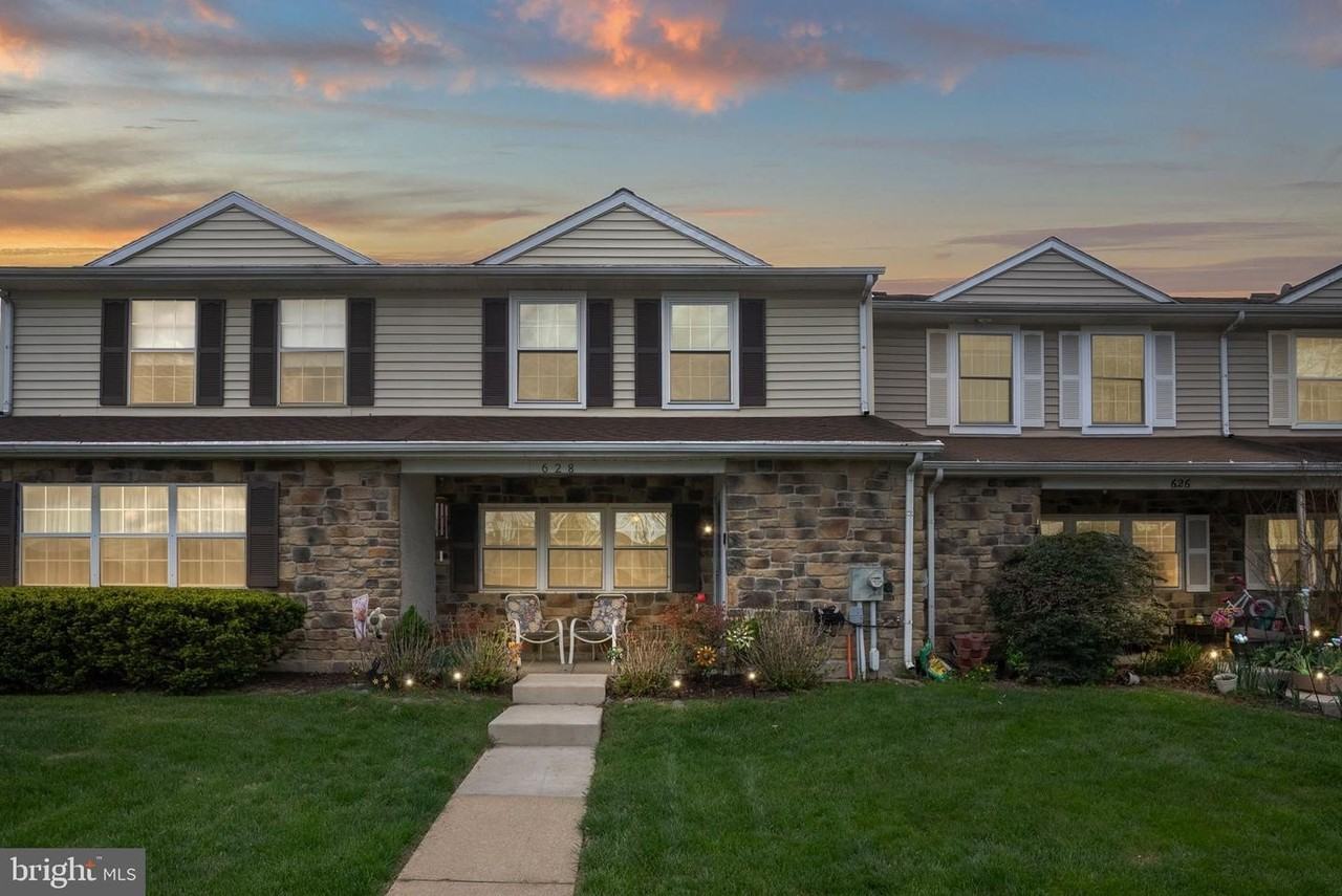 628 Lancaster Ct - Photo 2 of 49