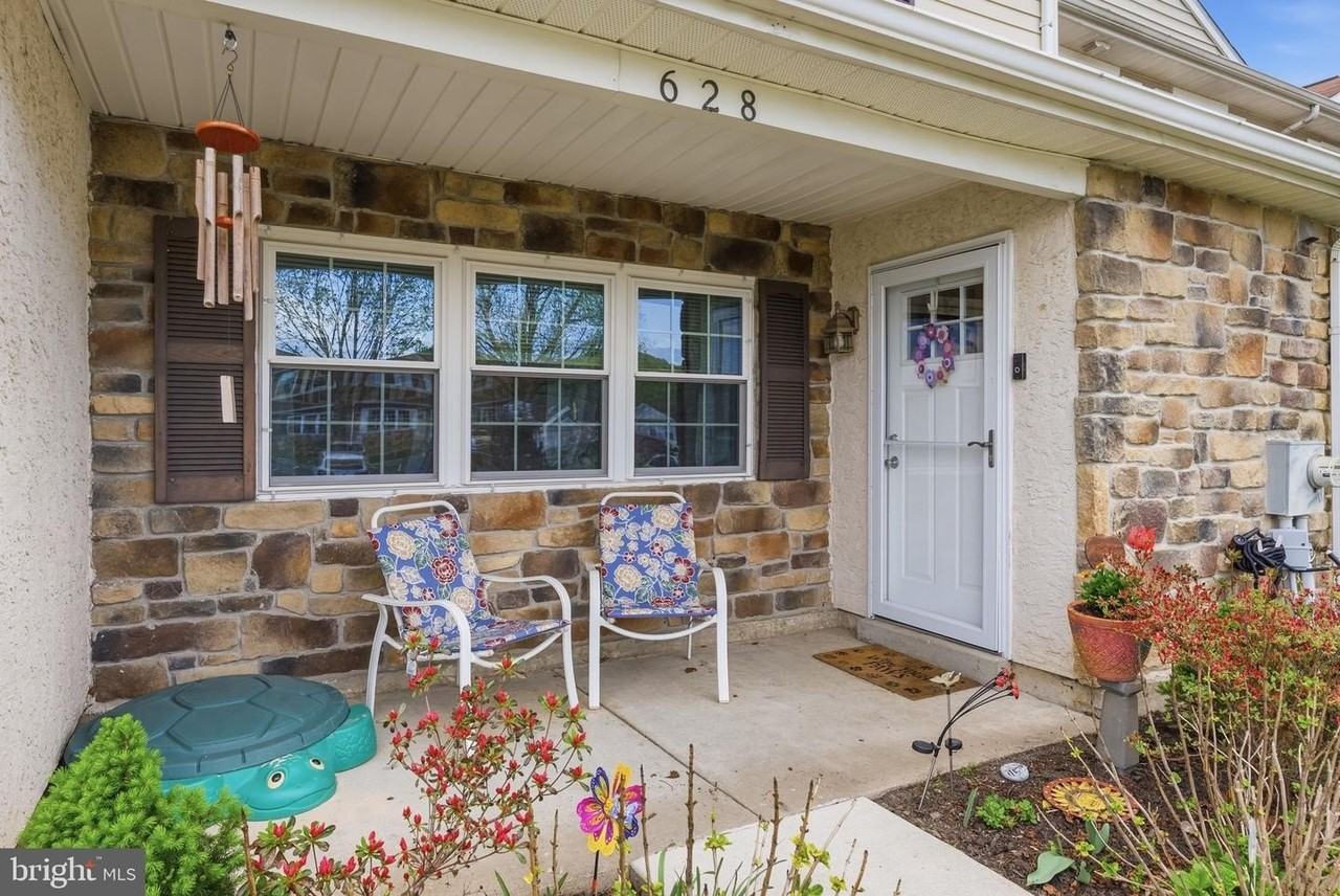 628 Lancaster Ct - Photo 5 of 49