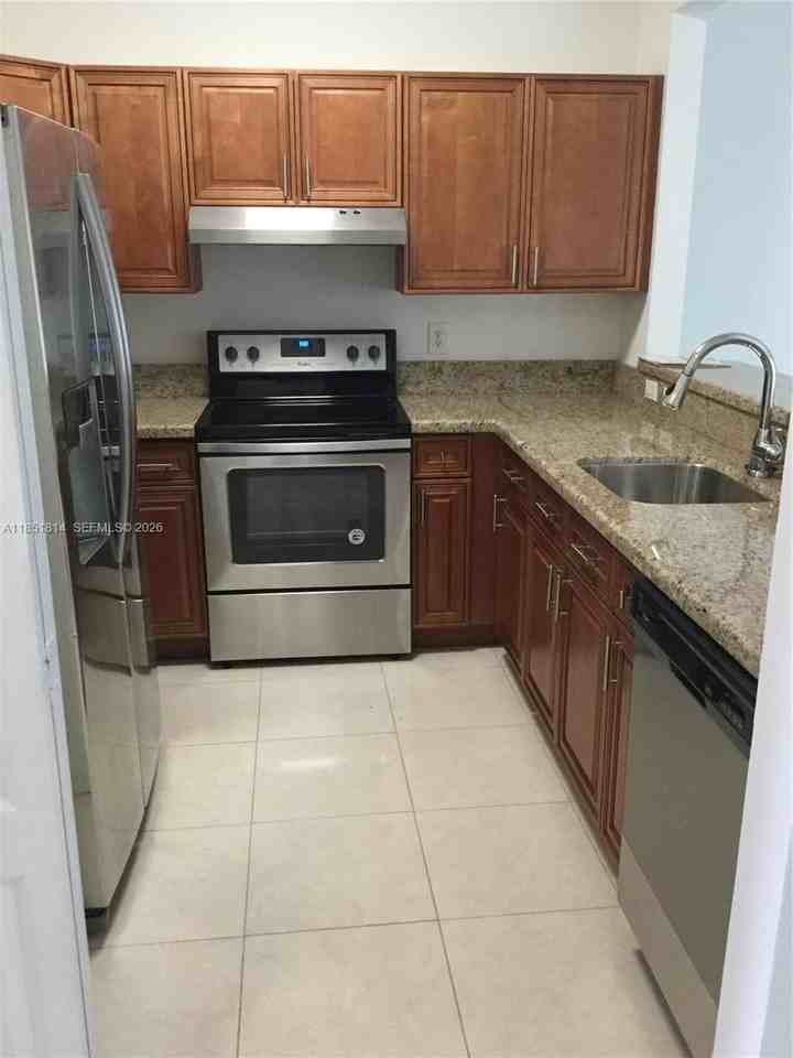 2885 Sw 127th Ave - Photo 2 of 13