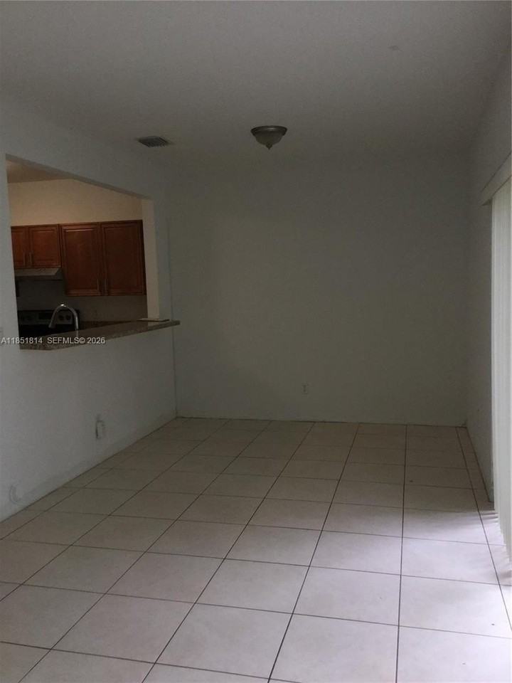 2885 Sw 127th Ave - Photo 4 of 13
