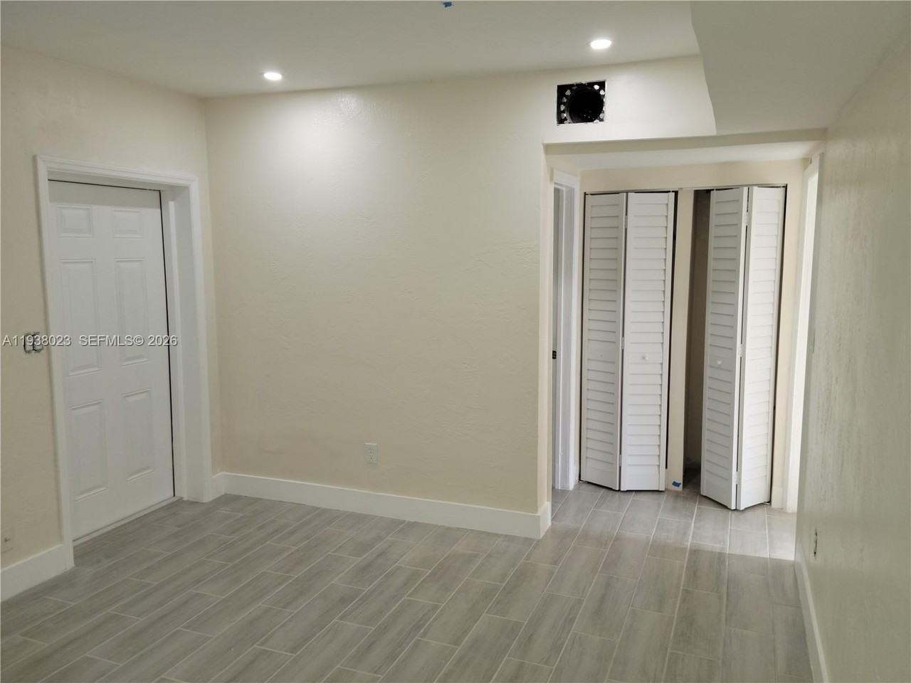 121 Ne 82nd Ter #5 - Photo 3 of 4