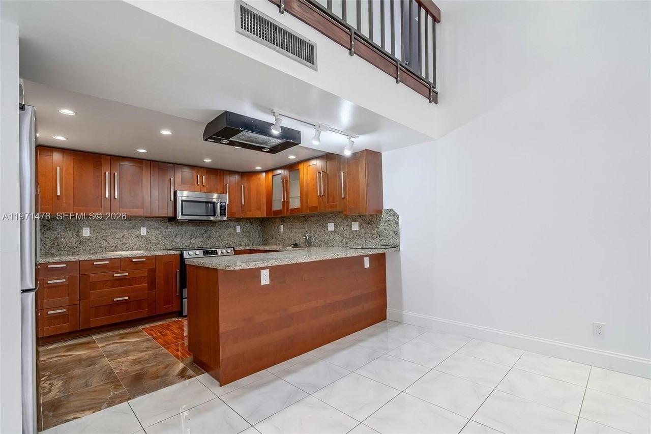 20347 W Country Club Dr #TH15 - Photo 3 of 25