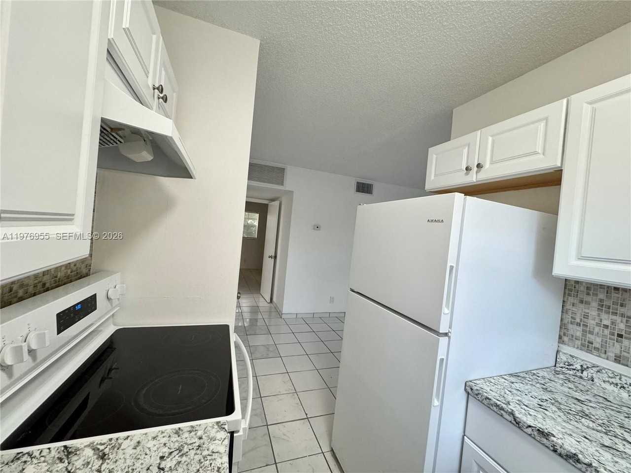 4140 Woodside Dr #107 - Photo 5 of 22