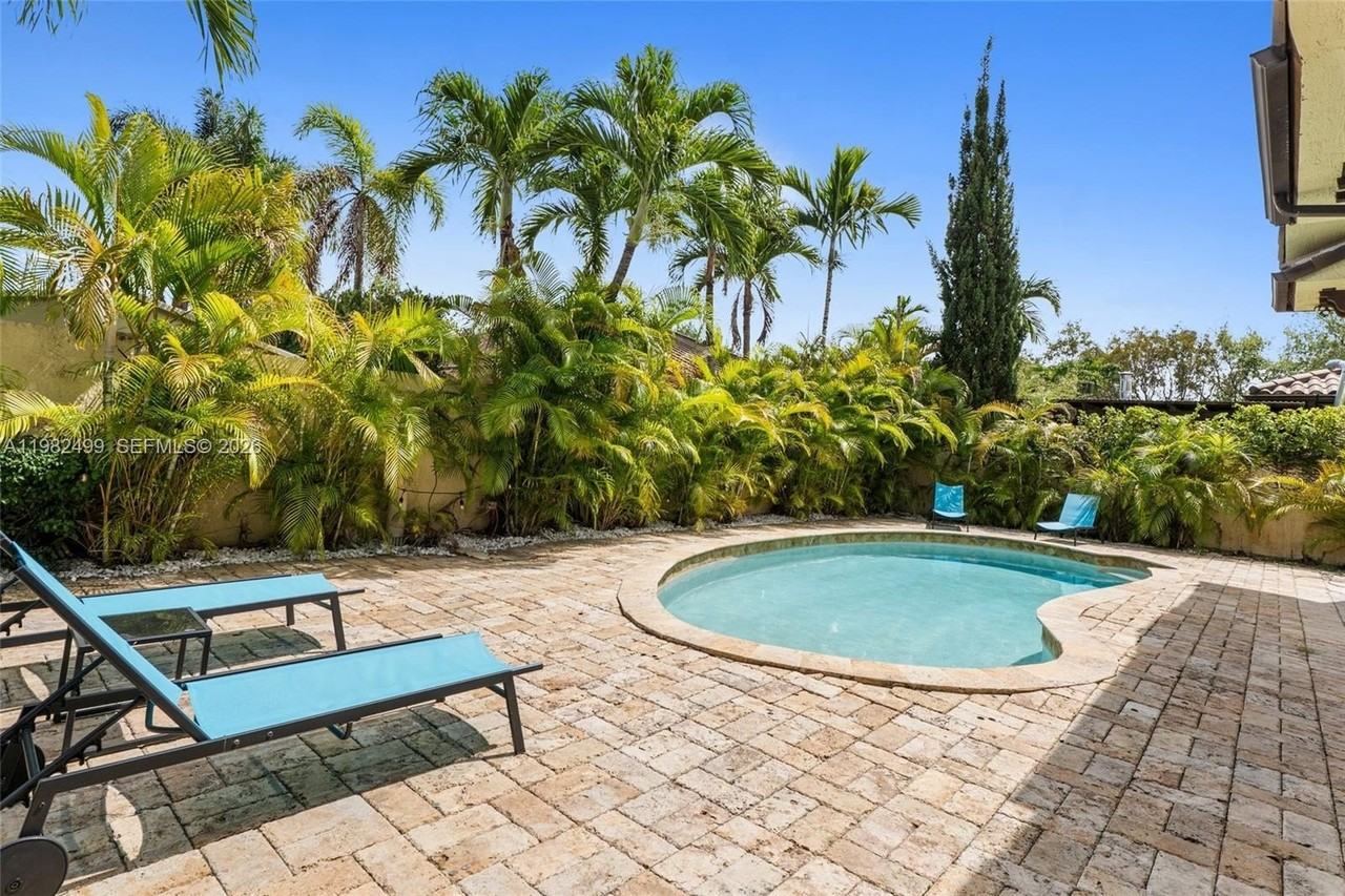 2665 Nw 100th Ave - Photo 5 of 30