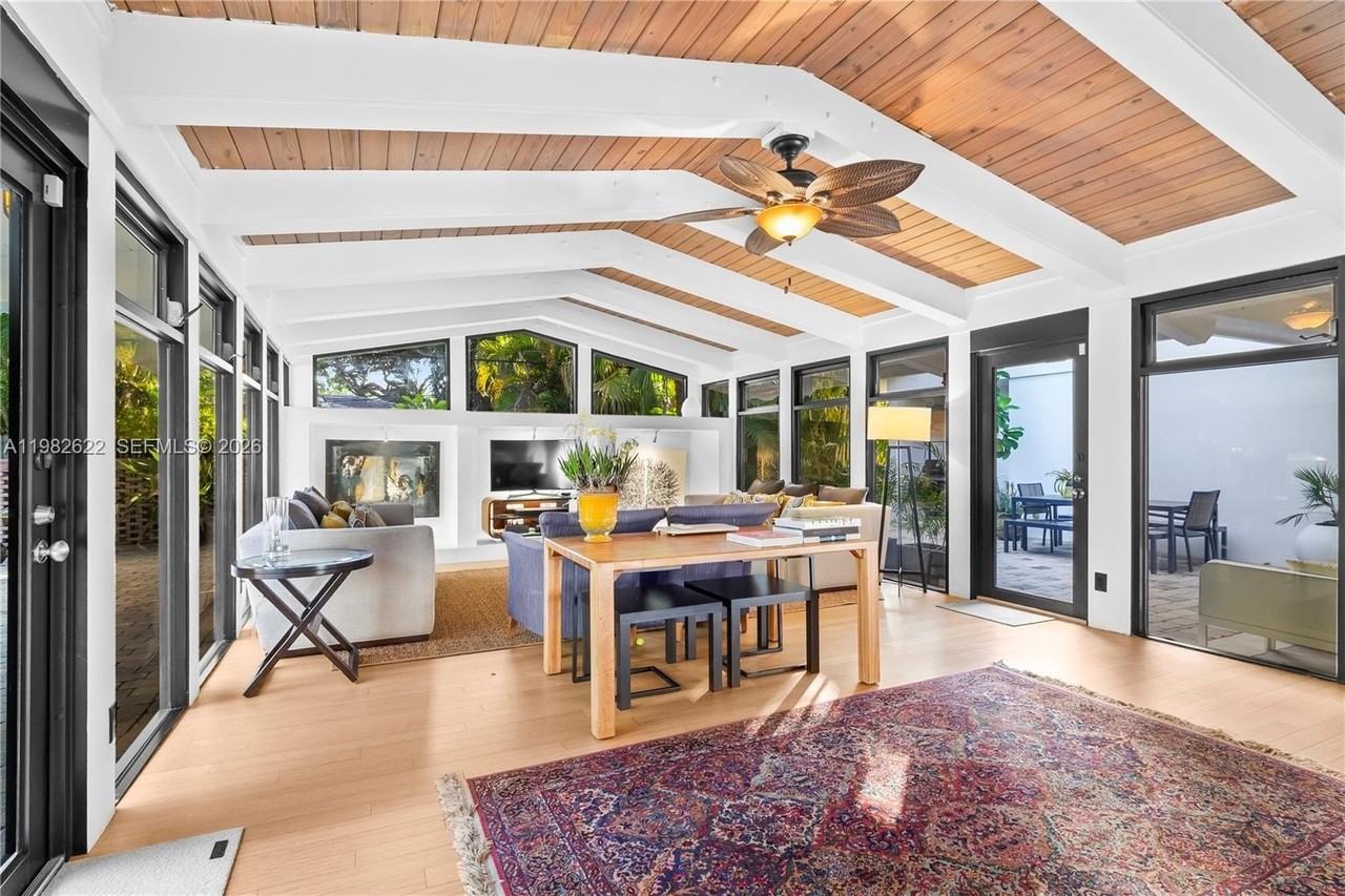 2132 Middle River Dr - Photo 2 of 50