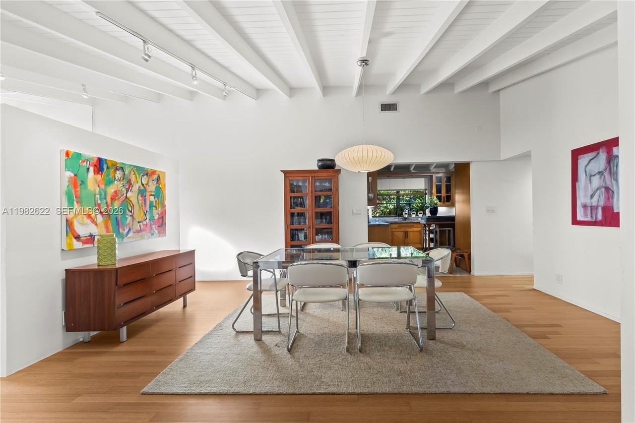 2132 Middle River Dr - Photo 7 of 50